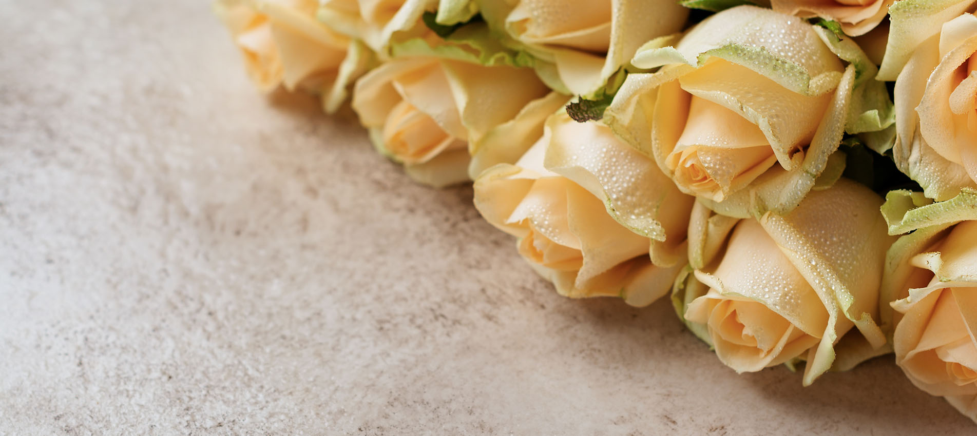 Composizione floreale con rose